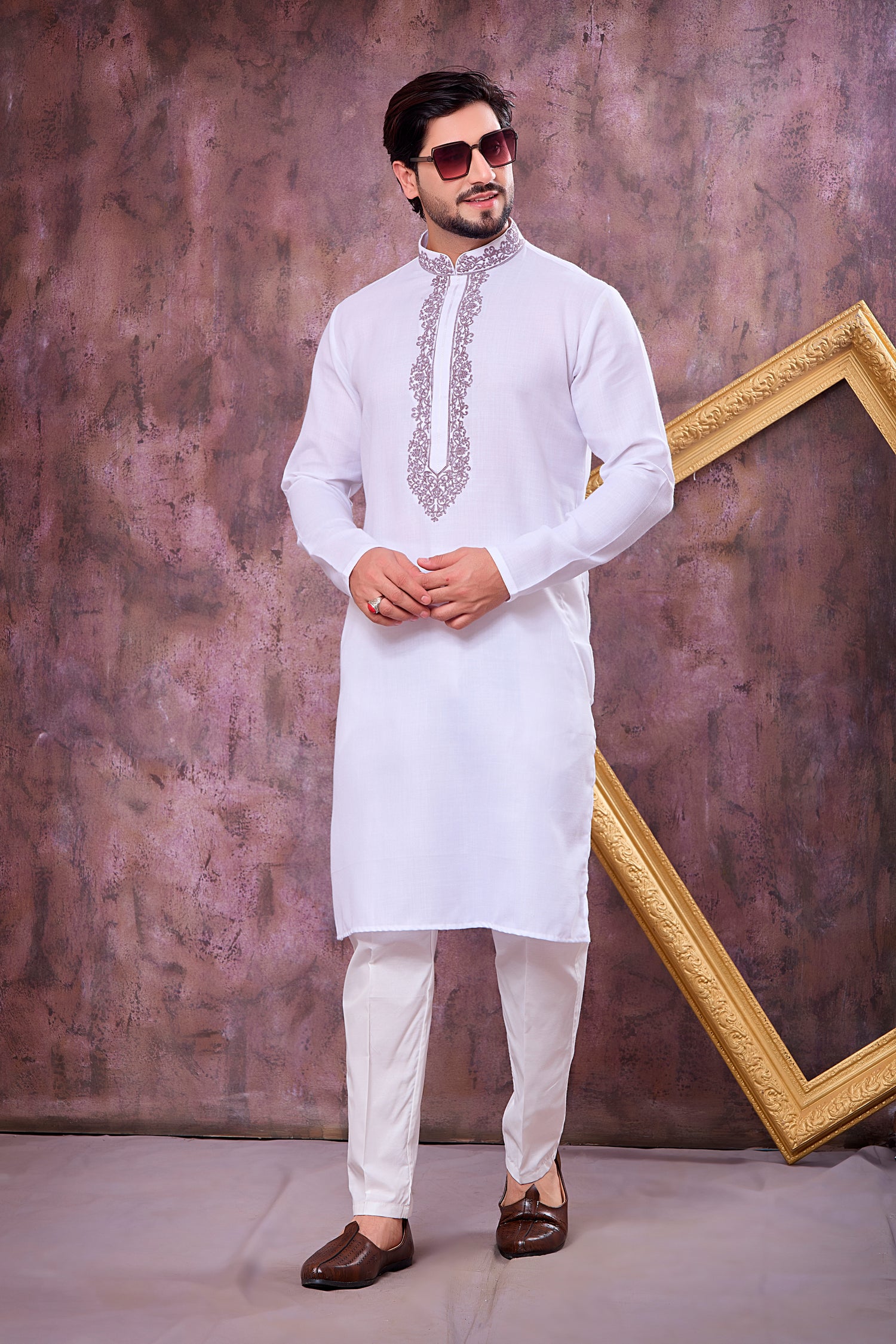 Semi linen with embroidery